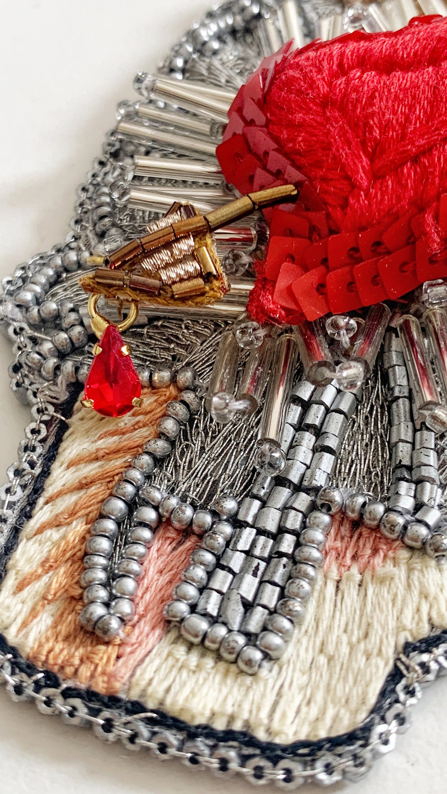 Saint-coeur embroidery brooch