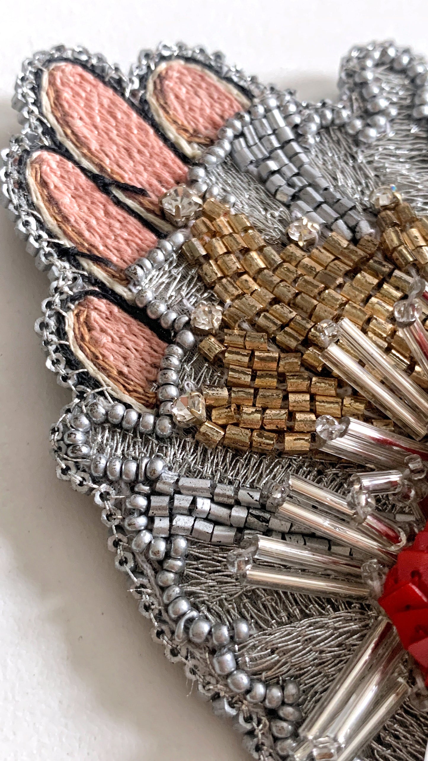 Saint-coeur embroidery brooch