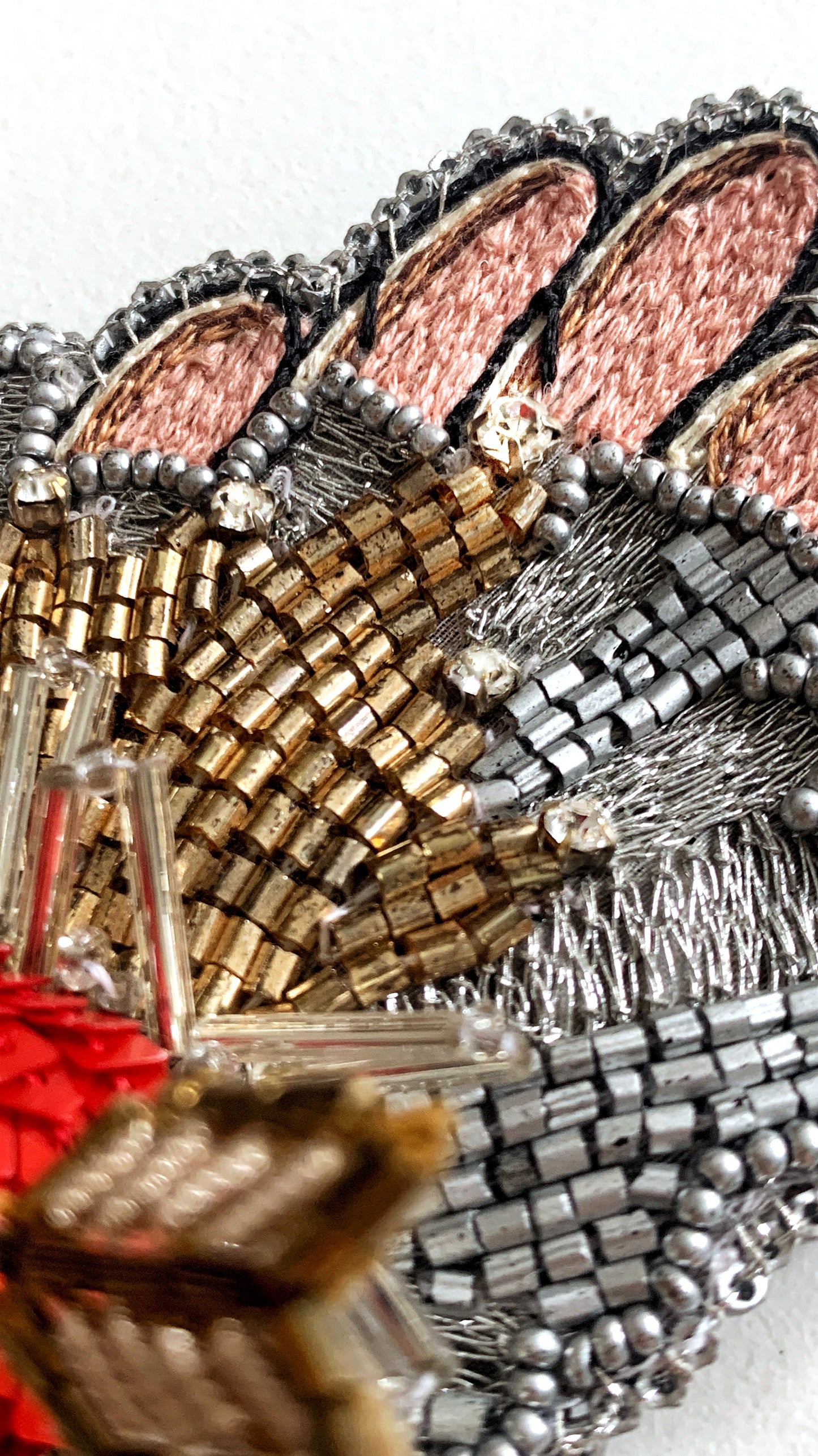 Saint-coeur embroidery brooch