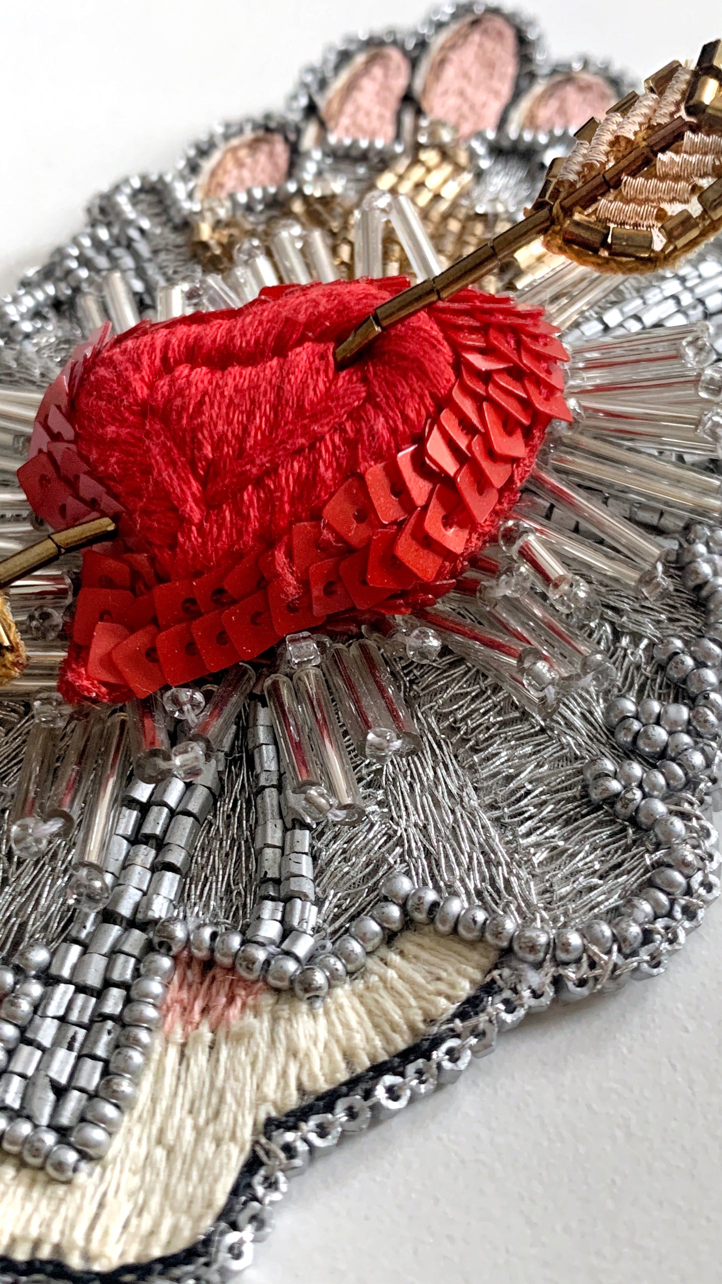 Saint-coeur embroidery brooch